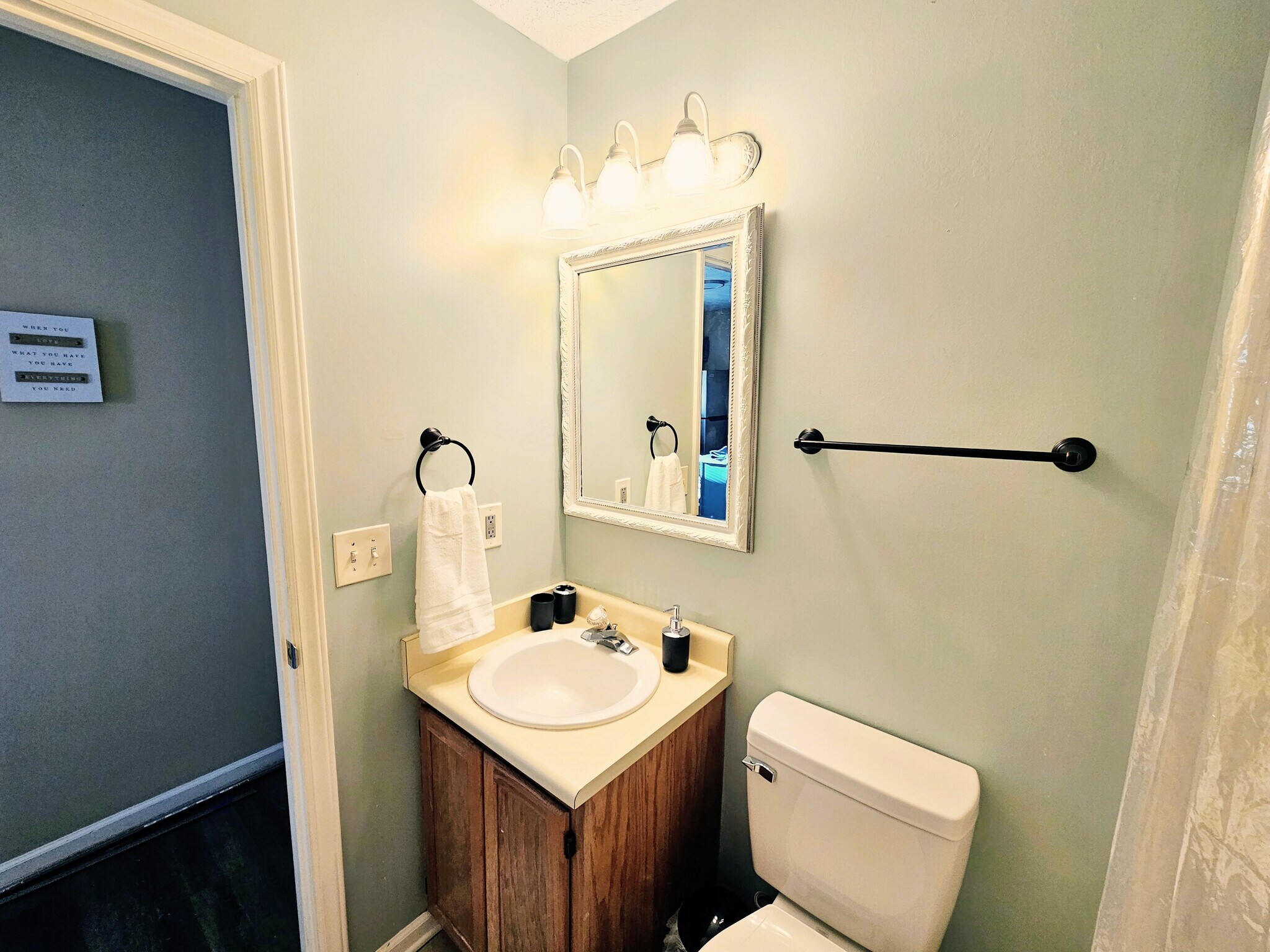 2nd bathroom - 2127 Winter Moss Ln
