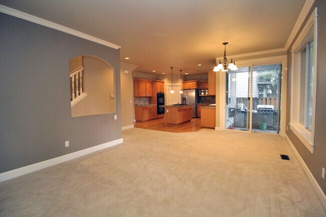 Building Photo - Alluring 4 Bedroom, 2.5 Bathroom Modern ho...