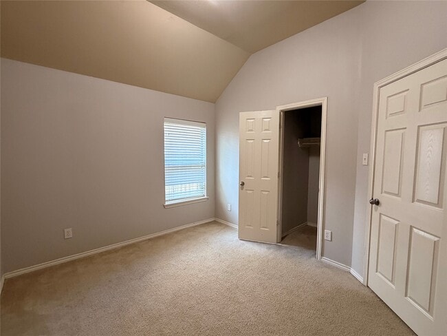 Building Photo - 2210 Thorn Berry Creek Ln