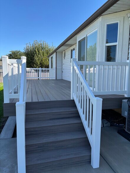 Building Photo - 111 E 900 S