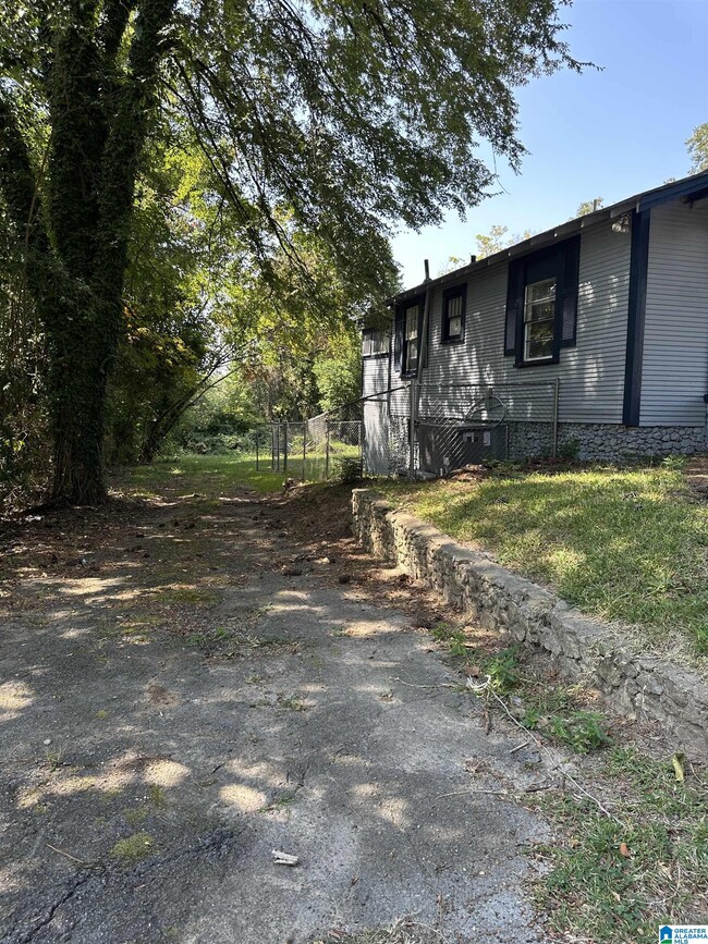 Building Photo - 728 81st Pl S