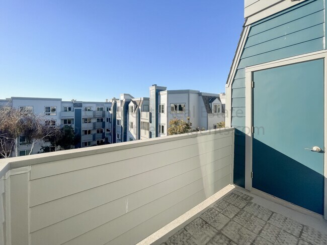 Building Photo - 6400 Christie Ave
