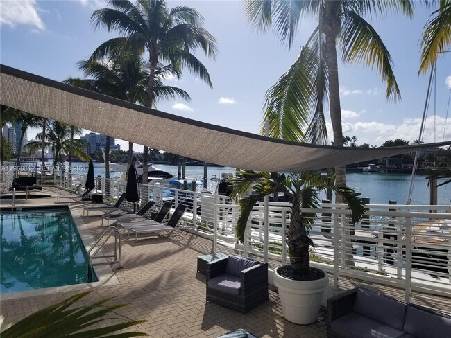 Building Photo - 6580 Indian Creek Dr