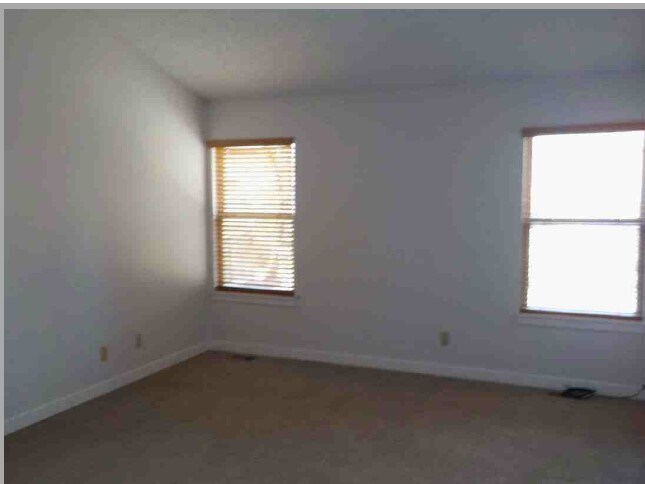 Building Photo - 5165 Granby Cir