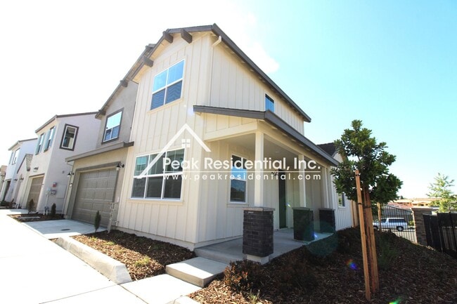 Building Photo - Newer 4bd/3ba Folsom Home with 2 Car Garage