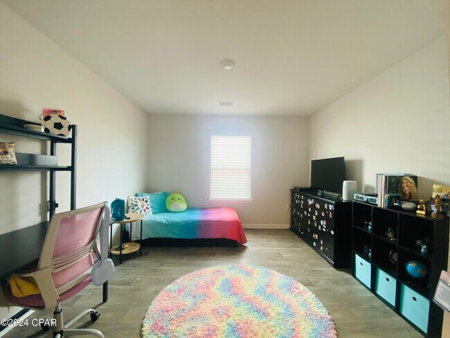 Building Photo - 127 Tiller Dr