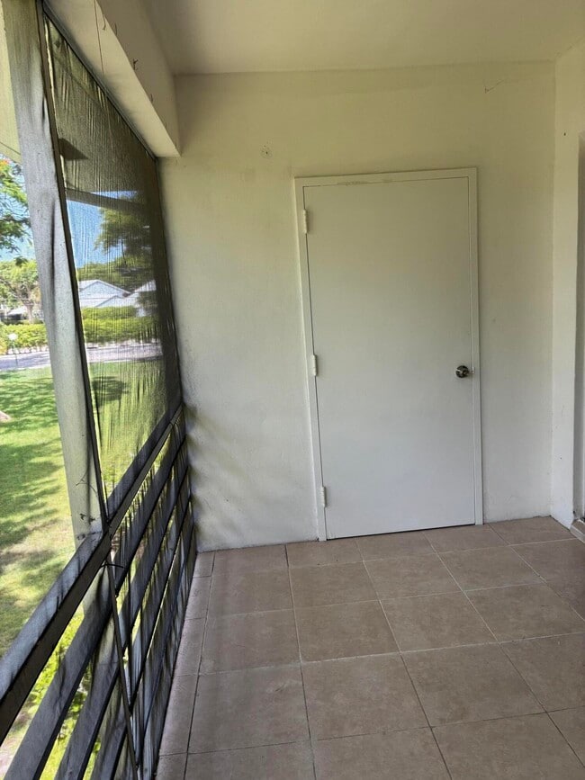 Building Photo - 2600 SW 22nd Ave