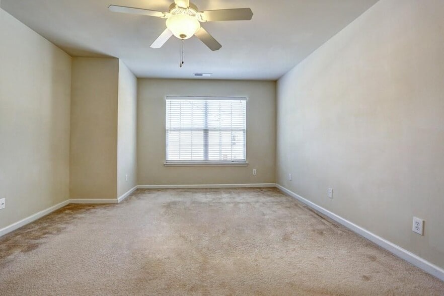 Building Photo - 5624 Moresby Ct