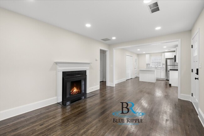 Building Photo - Renovated 2/1 Williams Park Smyrna across from Market Village! Fenced Yard and Pet Friendly