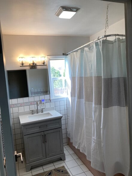 Building Photo - 76955 Indian Valley Rd