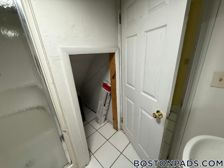 Building Photo - 6 Sewall St