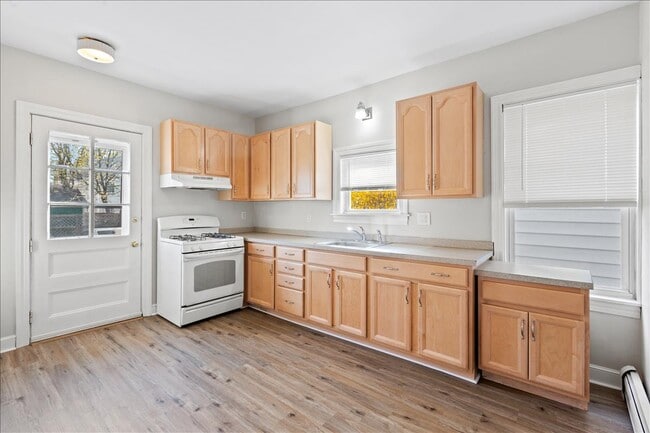 Building Photo - 30 Dane St