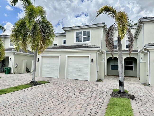 Building Photo - 1425 Mariposa Cir