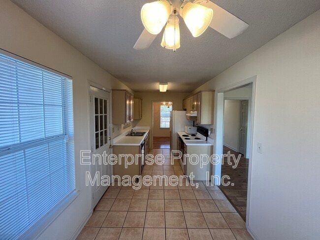 Building Photo - 3931 Long Creek Rd