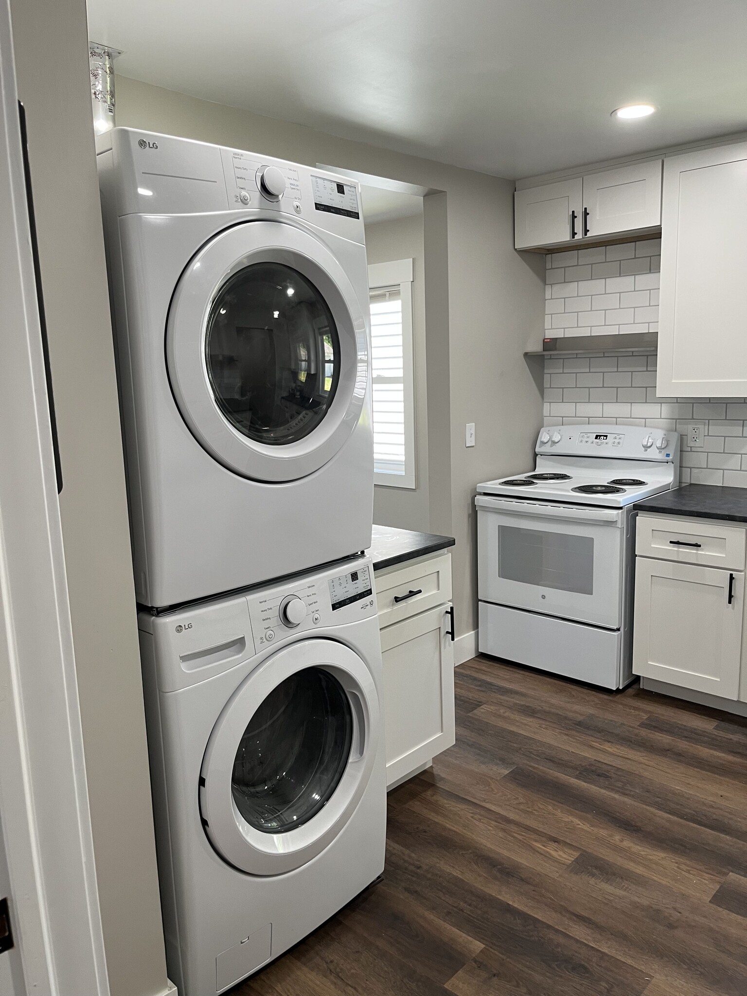 Building Photo - 1320 Fairlawn Ave