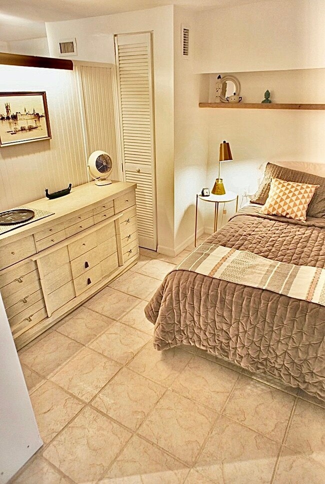 Building Photo - 21 Arenta St