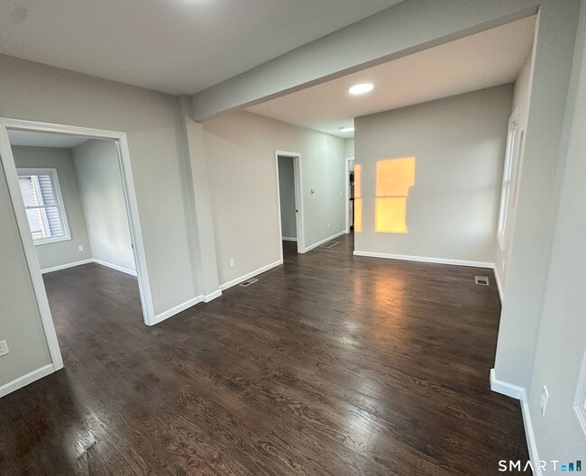 Building Photo - 354 Beechmont Ave