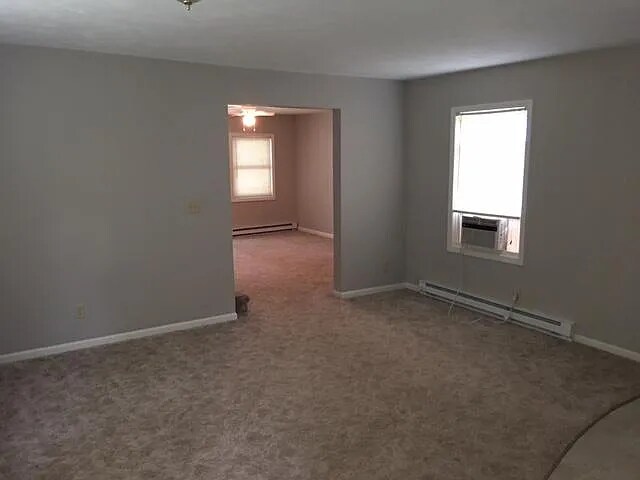 Building Photo - 204 W 2nd St