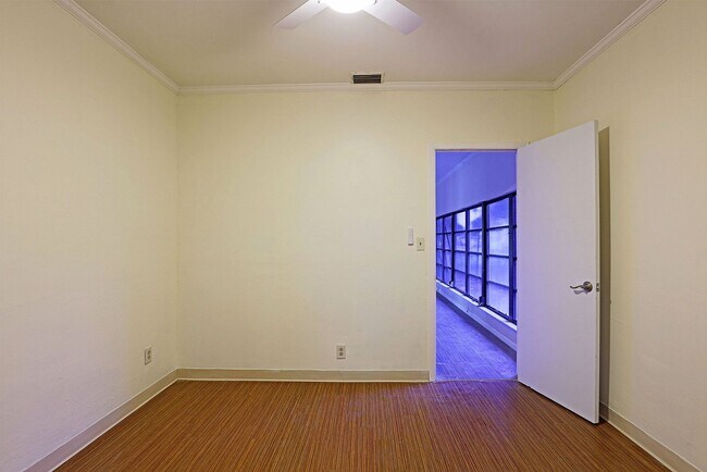 Building Photo - North Fort Myers Single Family Home AVAILABLE NOW
