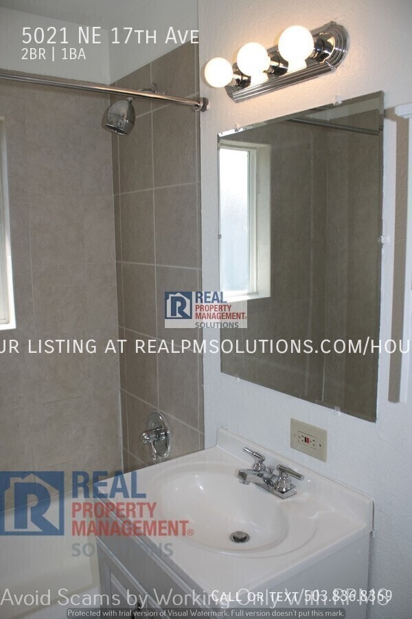 Building Photo - 5021 NE 17th Ave