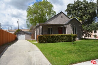 Building Photo - 179 W Spazier Ave