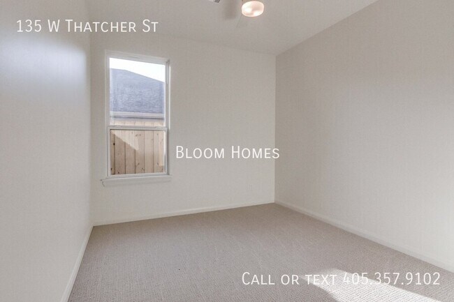 Building Photo - 135 W Thatcher St