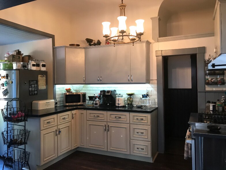 Building Photo - 148 N 10th St