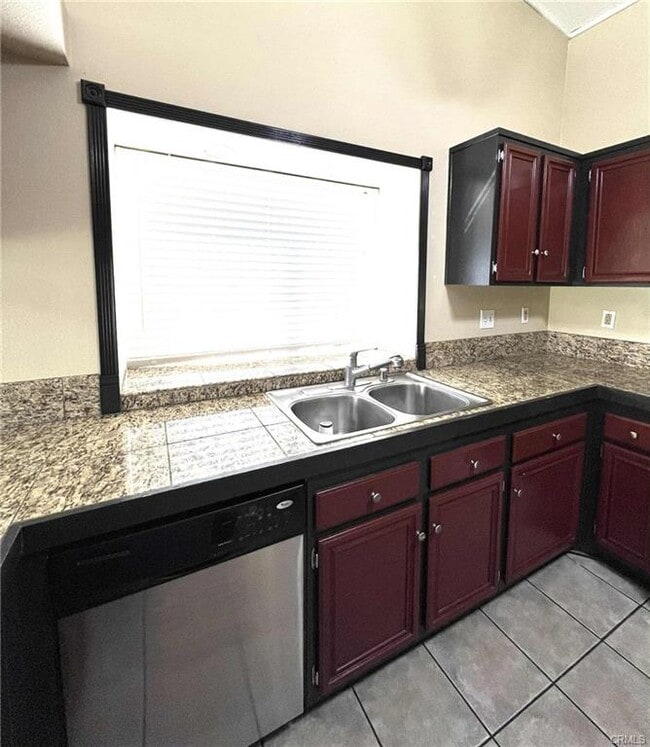 Building Photo - 4620 Grandview Dr