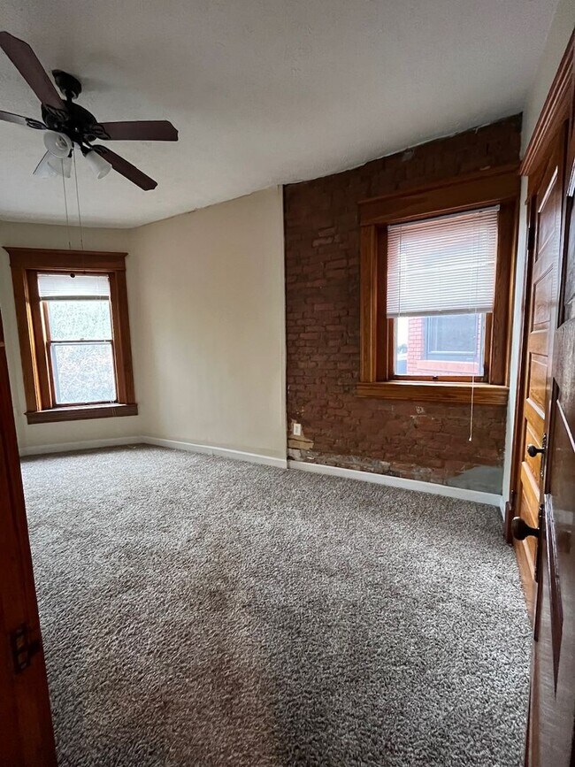 Building Photo - 1456 S 4th St