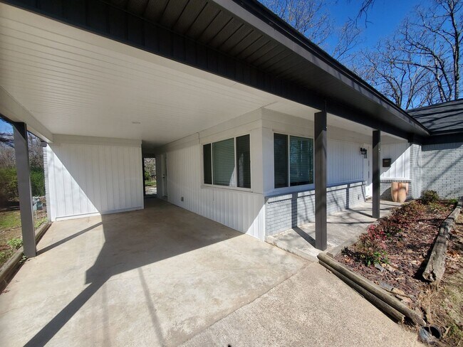 Building Photo - Contact Property managers Jeff and Tonia Rollins 501-626-9917