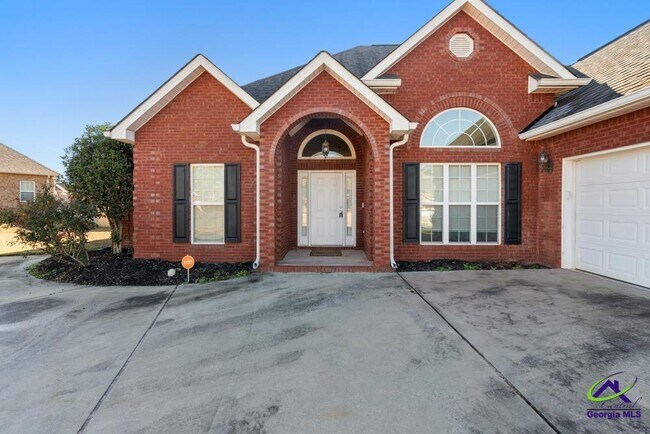 Building Photo - 601 Huntwood Ln