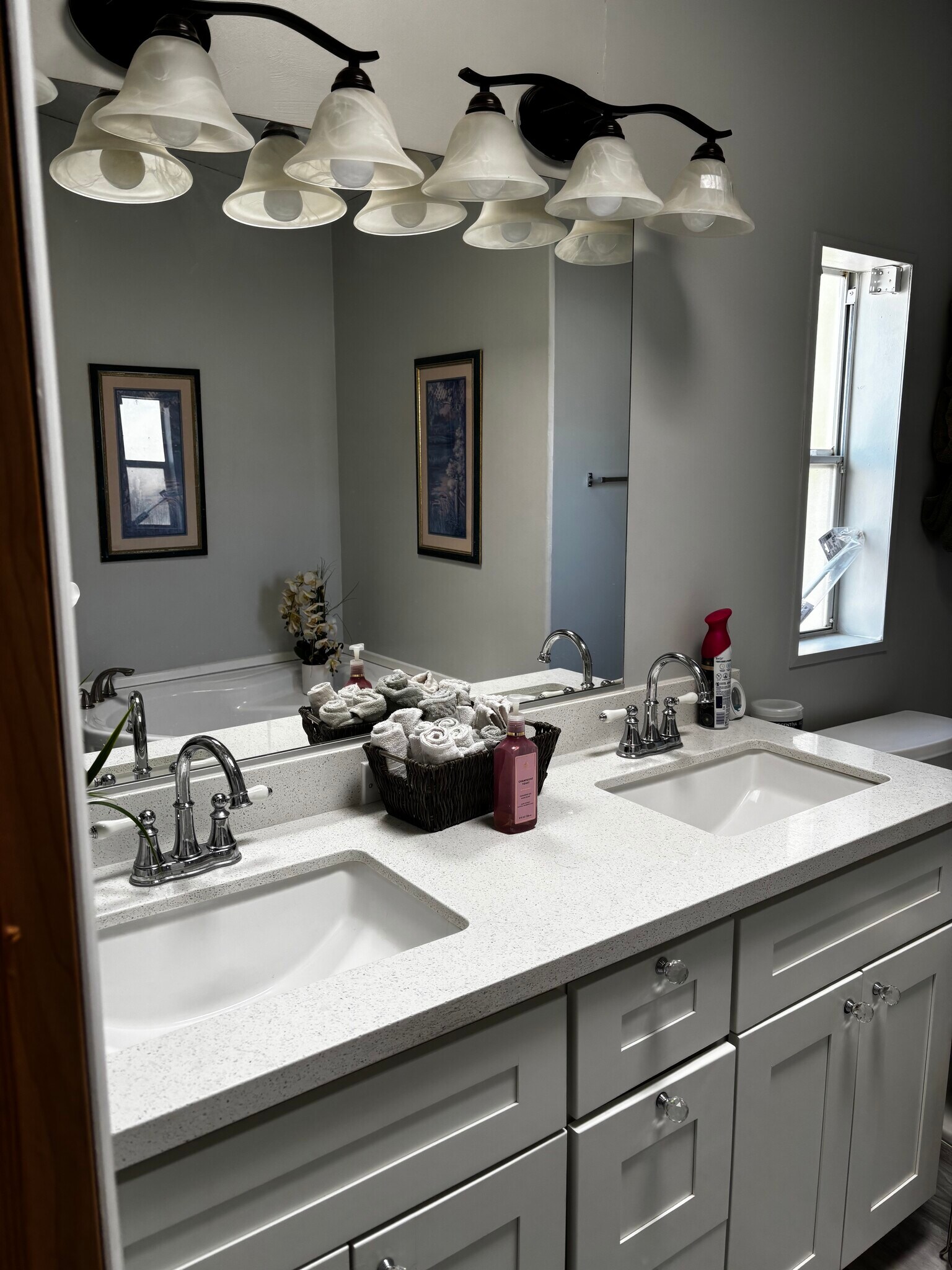 Master bathroom - 11026 Redwood Rd