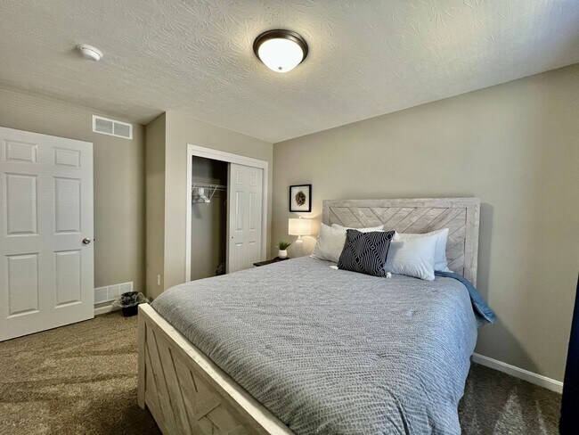 Building Photo - Brand New Home Walking distance to Spooky Nook