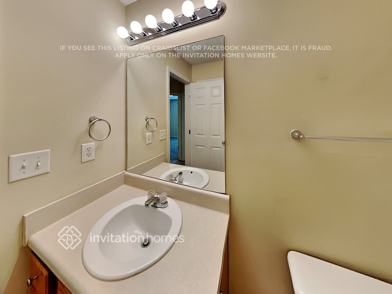 Building Photo - 236 Bainbridge Cir