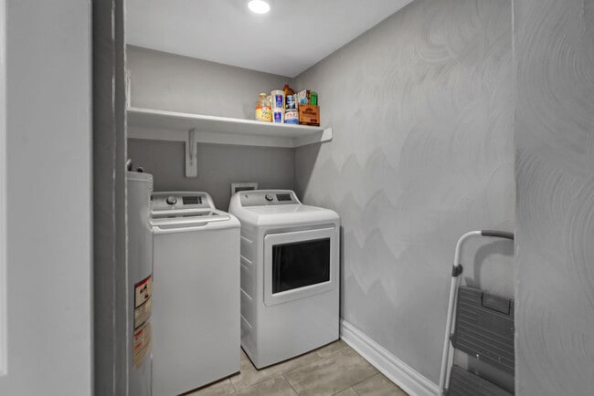 Building Photo - 122 Webster Ave
