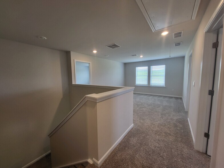 Bonus Area - 250 Sope Creek Cir