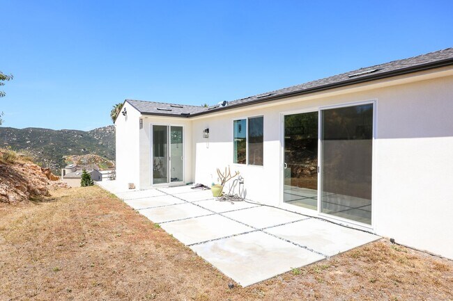 Building Photo - 4 Bedroom VIEW Home in Escondido built in 2023