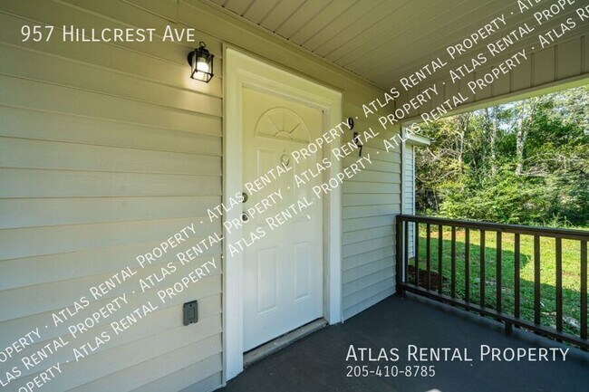 Building Photo - 957 Hillcrest Ave