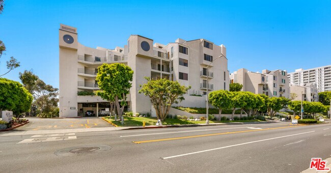 Building Photo - 2920 Neilson Wy