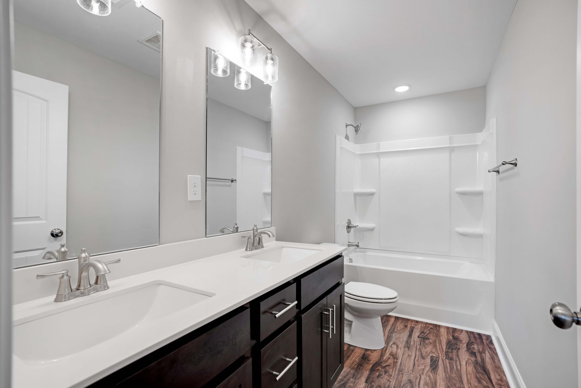 Building Photo - 541 New S Dr