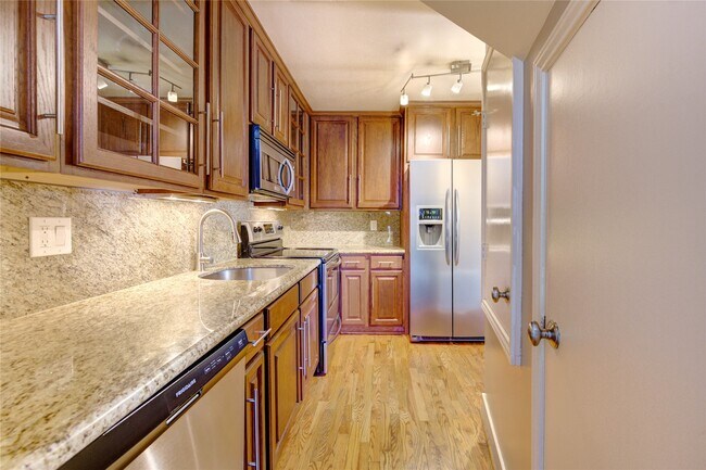 Building Photo - 2023 Gentryside Dr