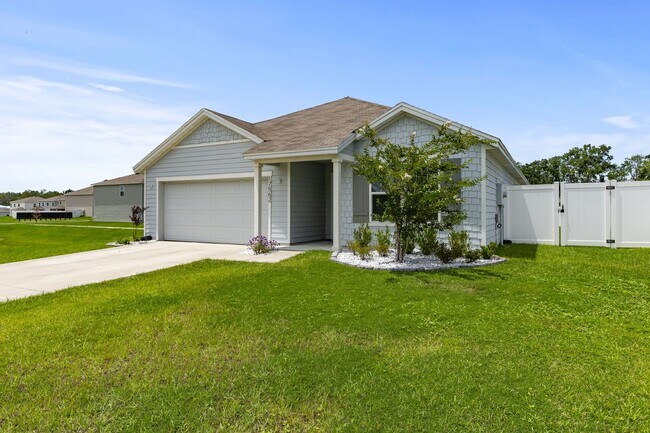 Building Photo - Contemporary Home in Briarwood