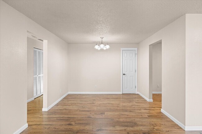 Building Photo - 106 N Buchanan Ave