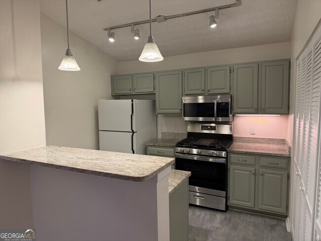 Building Photo - 1417 Keys Crossing Dr NE