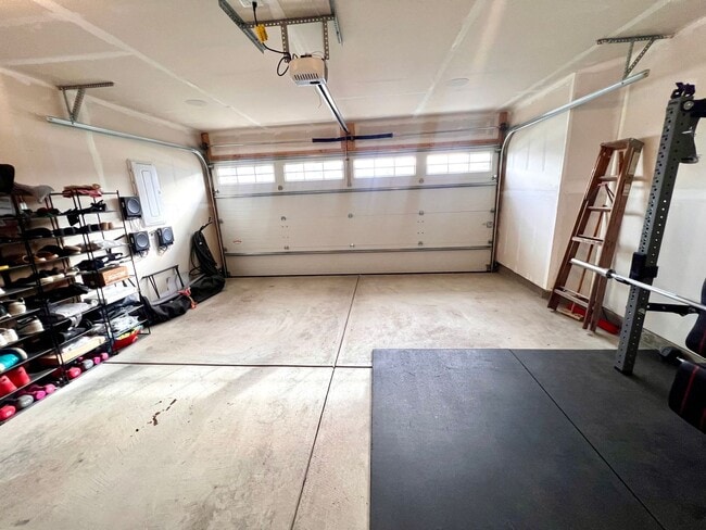 Building Photo - Canonsburg - 3 Bedroom 2.5 Bathroom Townhome For Rent