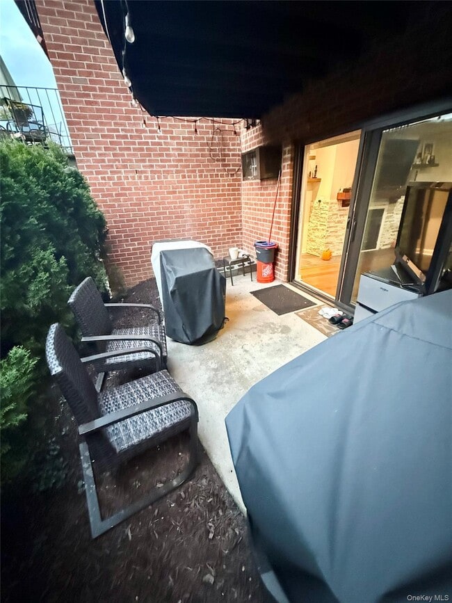 Building Photo - 42 Briarcliff Dr S