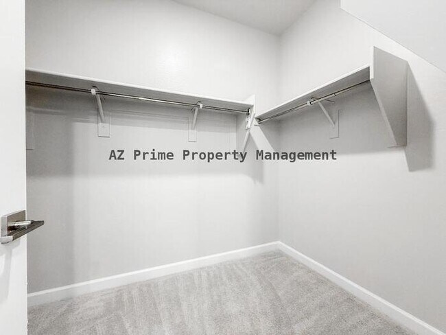 Building Photo - 5138 E Anderson Dr