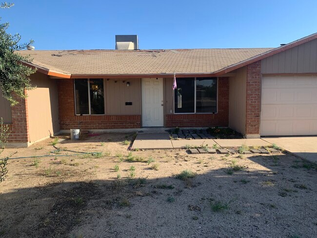 Building Photo - 4520 W Lynn Cir