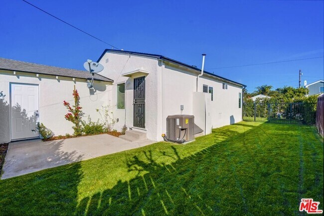 Building Photo - 4725 Sawtelle Blvd