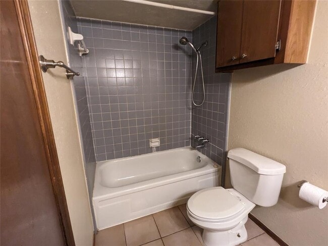 Building Photo - 2116 Oakvista Cir
